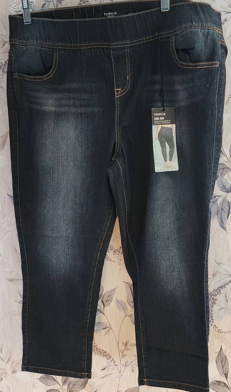 Torrid Women's Lean Jean Crop Midnight Dream Skinny Pull on Jeggings Size 2 NWT